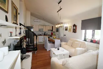 3-Bedroom Apartment in Banjole with Parking