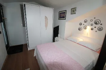 3-Bedroom Apartment in Banjole with Parking