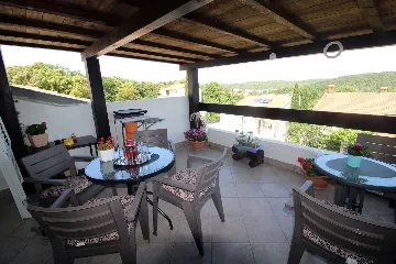 3-Bedroom Apartment in Banjole with Parking