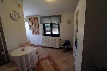 3-Bedroom Apartment in Banjole with Parking