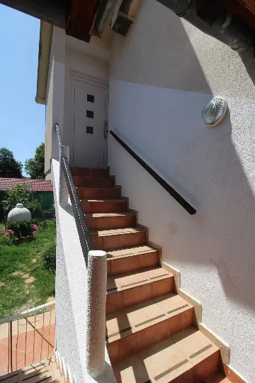 3-Bedroom Apartment in Banjole with Parking