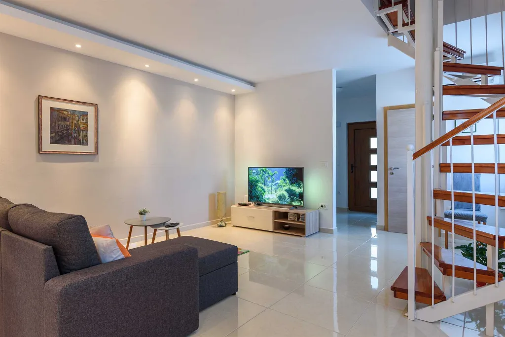 2-Bedroom Apartment in Pula for Up to 4 Guests