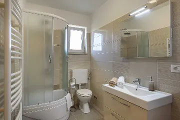 2-Bedroom Apartment in Pula for Up to 4 Guests