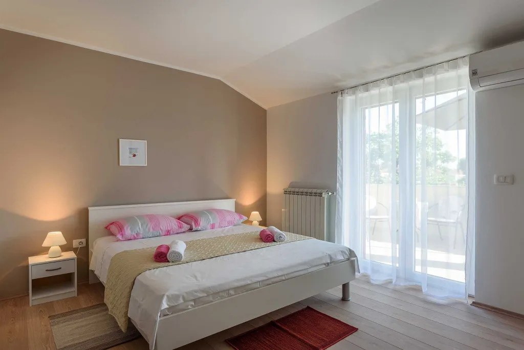 2-Bedroom Apartment in Pula for Up to 4 Guests