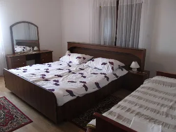 Apartment for 5 in Medulin with Covered Terrace