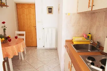 Studio for 2 Guests in Pula with Parking