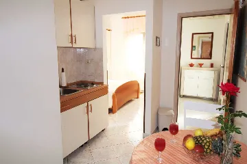 Studio for 2 Guests in Pula with Parking