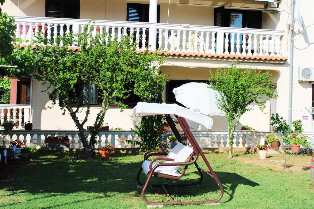 Studio for 2 Guests in Pula with Parking