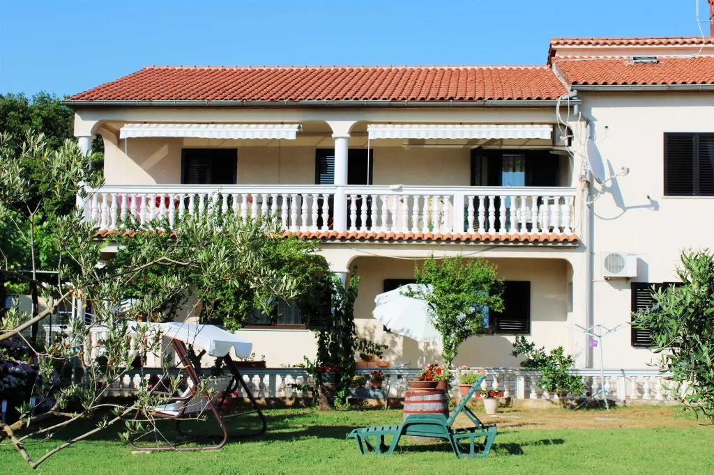 Studio for 2 Guests in Pula with Parking