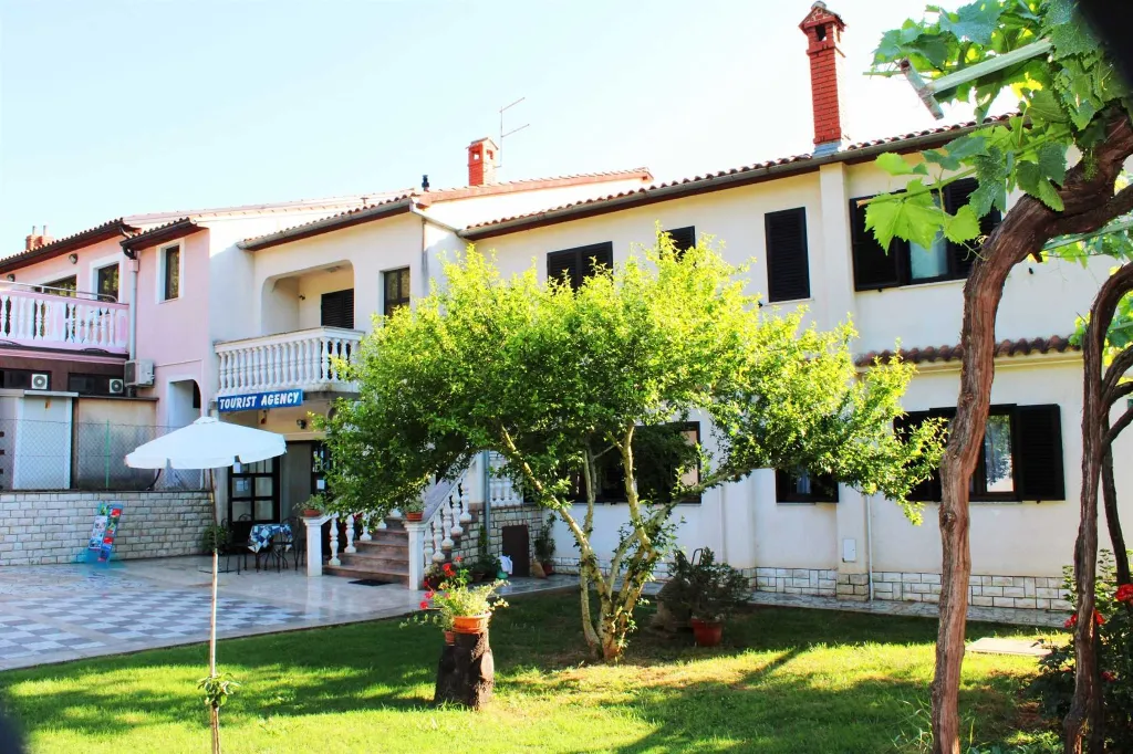 Studio for 2 Guests in Pula with Parking