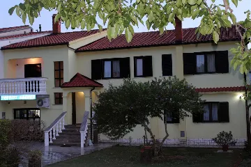 Studio for 2 Guests in Pula with Parking