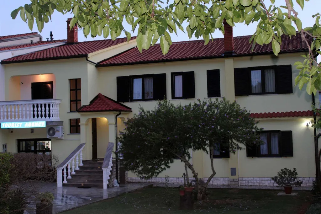 Studio for 2 Guests in Pula with Parking