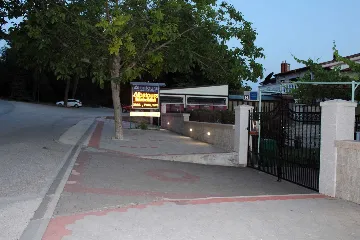 Studio for 2 Guests in Pula with Parking