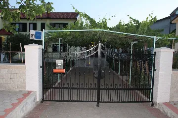 Studio for 2 Guests in Pula with Parking