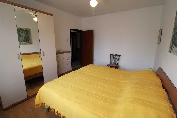 One-Bedroom Apartment in Pula with Parking