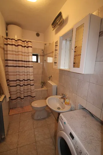 One-Bedroom Apartment in Pula with Parking