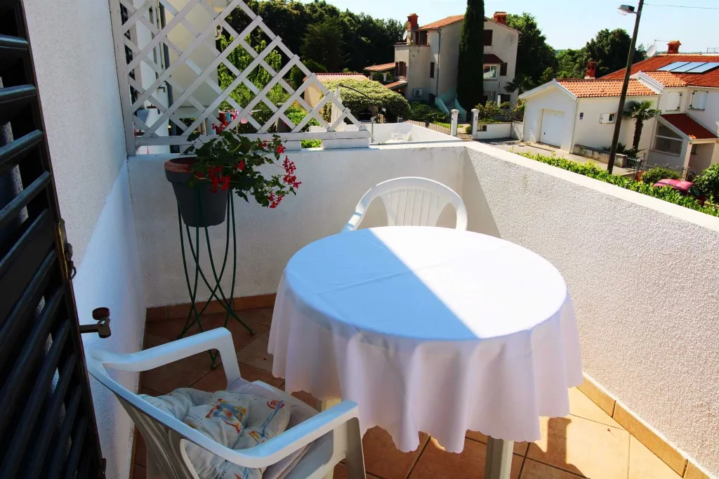 1-Bedroom Apartment in Banjole with Parking