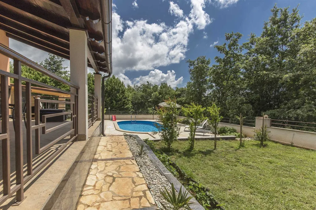 Vodnjan Villa with Heated Pool and Rooftop Terrace