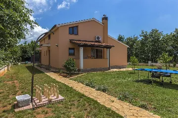 Vodnjan Villa with Heated Pool and Rooftop Terrace