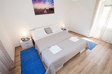 House in Pula with Courtyard for 4 Guests