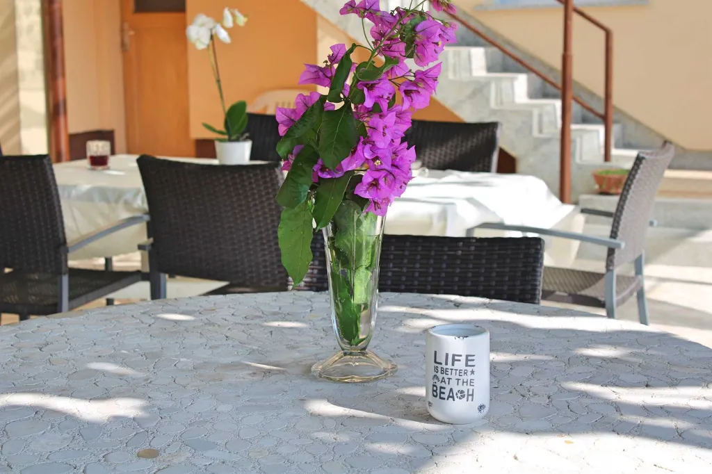2-Bedroom Apartment for 4 in Ližnjan