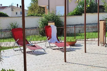 2-Bedroom Apartment for 4 in Ližnjan