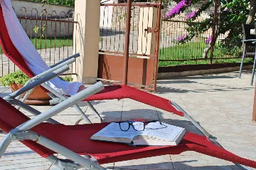 2-Bedroom Apartment for 4 in Ližnjan