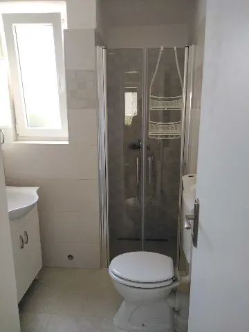 2-Bedroom Apartment for 4 in Ližnjan