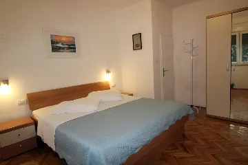 2-Bedroom Apartment for 4 in Ližnjan
