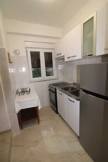 2-Bedroom Apartment for 4 in Ližnjan