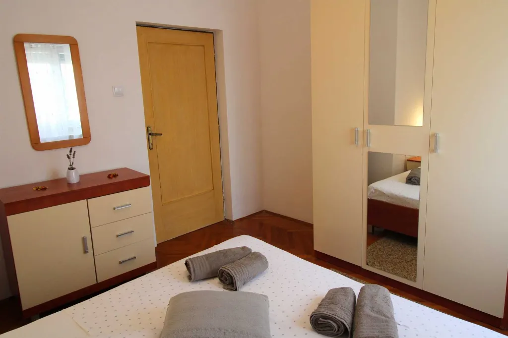 7-Bedroom Villa in Ližnjan for Up to 13