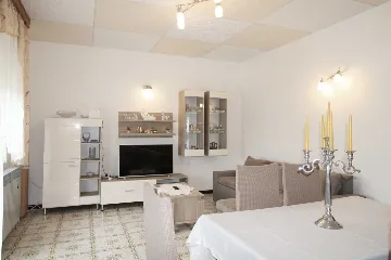 7-Bedroom Villa in Ližnjan for Up to 13