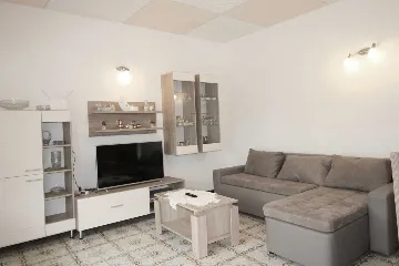 7-Bedroom Villa in Ližnjan for Up to 13