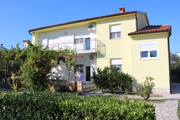 7-Bedroom Villa in Ližnjan for Up to 13