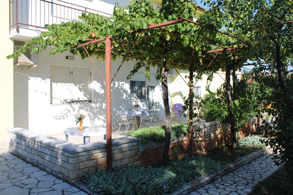 7-Bedroom Villa in Ližnjan for Up to 13