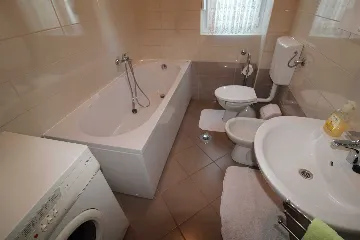 3-Bedroom Apartment in Pula for 5 Guests