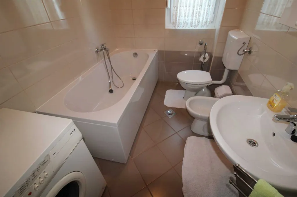 3-Bedroom Apartment in Pula for 5 Guests
