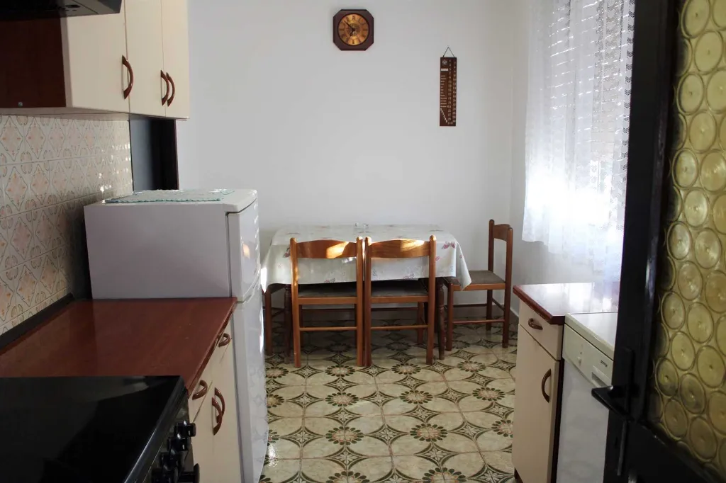 3-Bedroom Apartment in Pula for 5 Guests