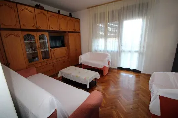 3-Bedroom Apartment in Pula for 5 Guests