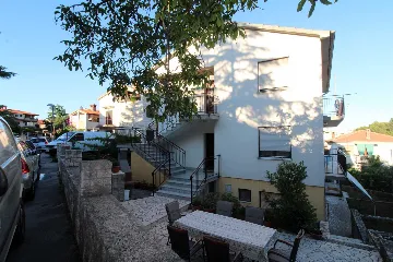 3-Bedroom Apartment in Pula for 5 Guests