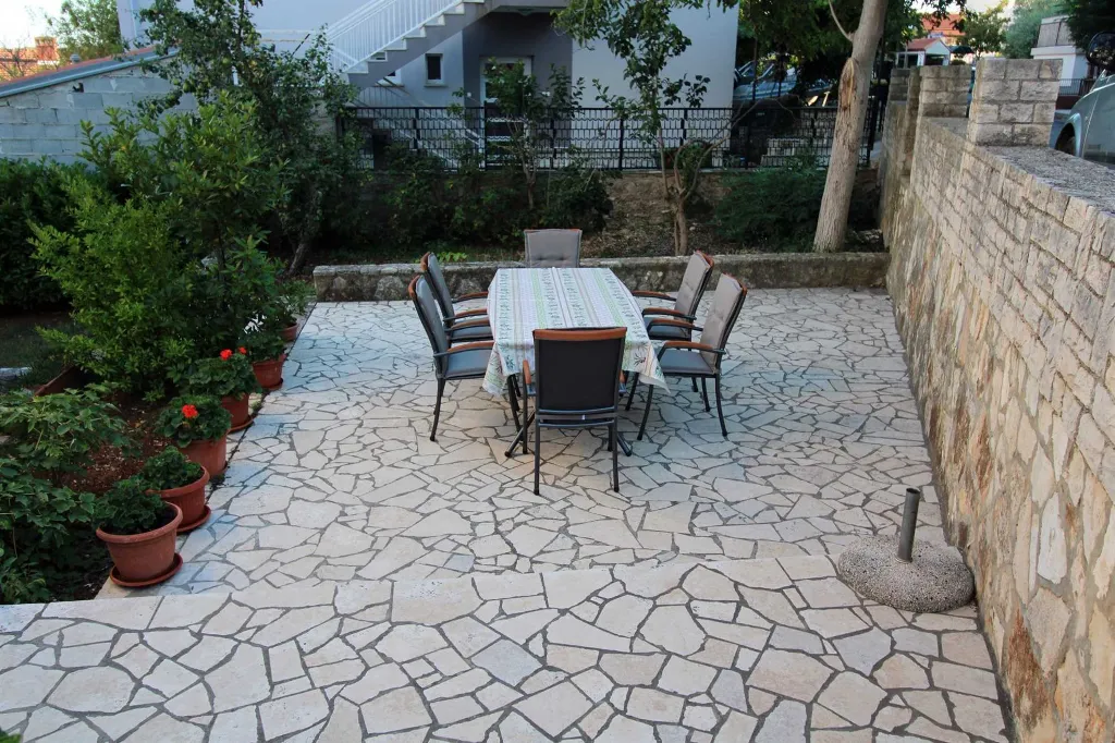 3-Bedroom Apartment in Pula for 5 Guests