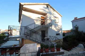 3-Bedroom Apartment in Pula for 5 Guests