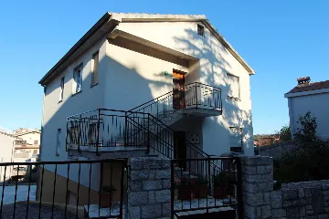 3-Bedroom Apartment in Pula for 5 Guests