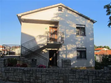 3-Bedroom Apartment in Pula for 5 Guests