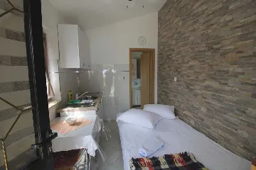 Pula Studio with Private Entrance and Terrace