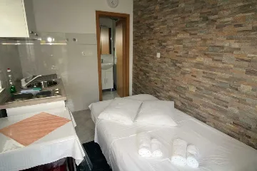 Pula Studio with Private Entrance and Terrace