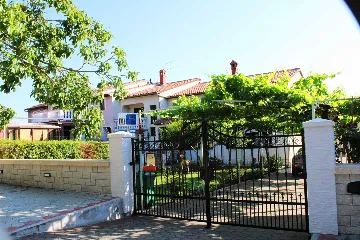 Pula Studio with Private Entrance and Terrace