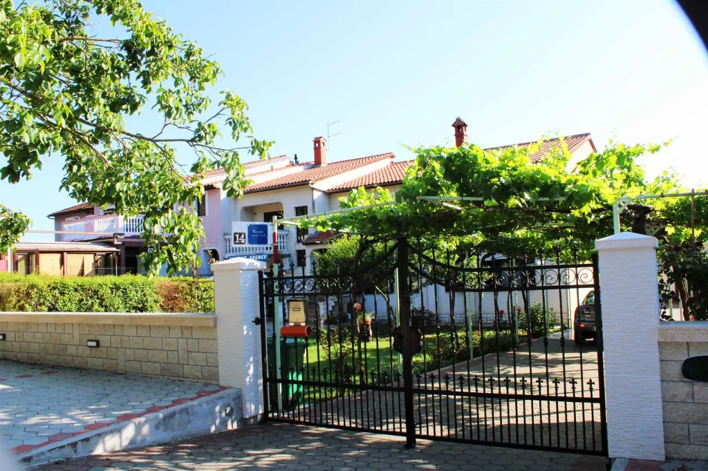Pula Studio with Private Entrance and Terrace