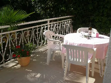 Pula 2-Bedroom Apartment for 4 Guests with Parking