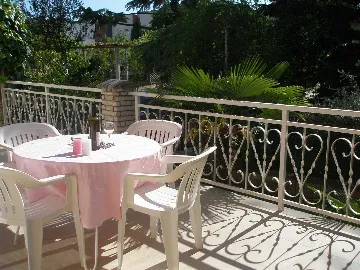 Pula 2-Bedroom Apartment for 4 Guests with Parking